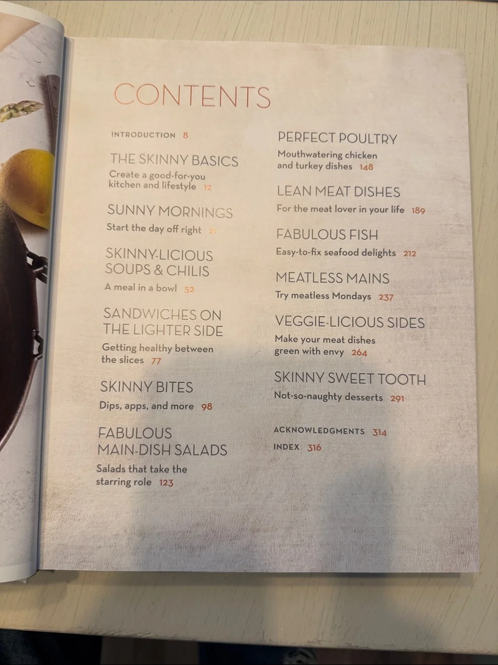 The skinny taste cookbook-in like new condition